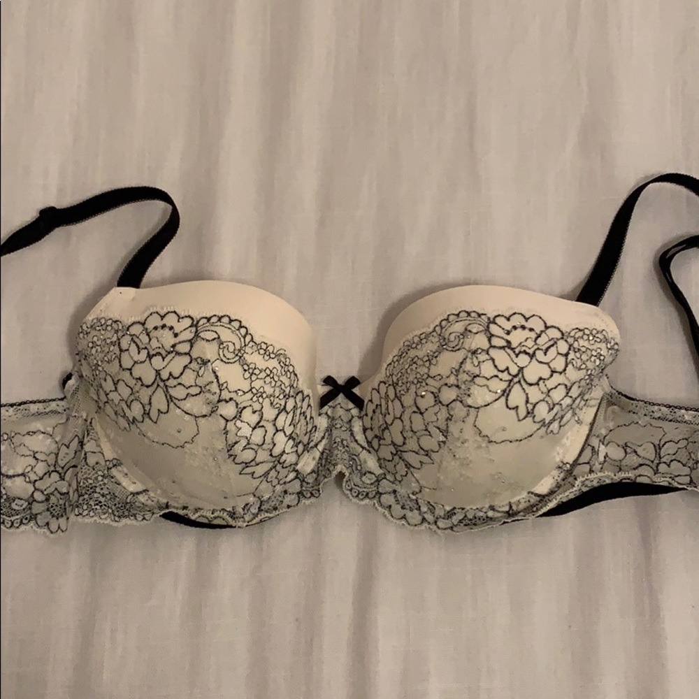 Victoria’s Secret Dream Angels Demi lined bra